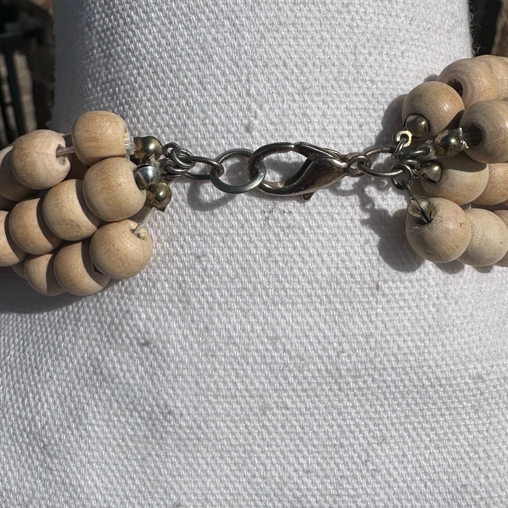 Anthropologie Vintage Tan and White Statement Necklace with Floral Design - EUC - Picture 6 of 10
